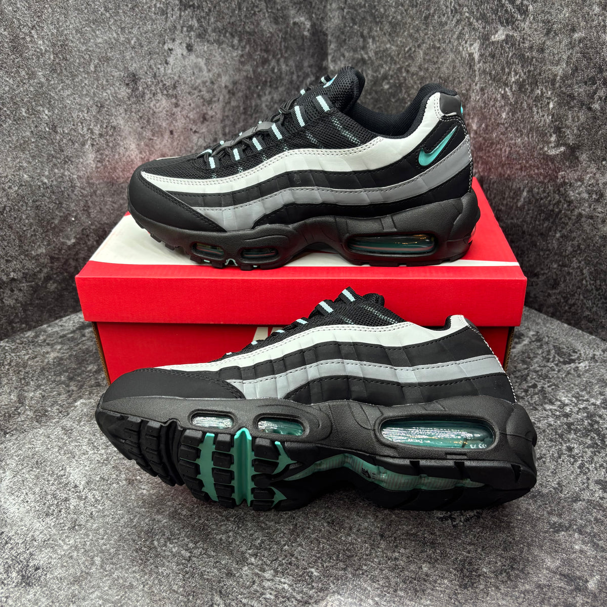 NIKE AIR MAX 95 BLACK & TOURQOISE