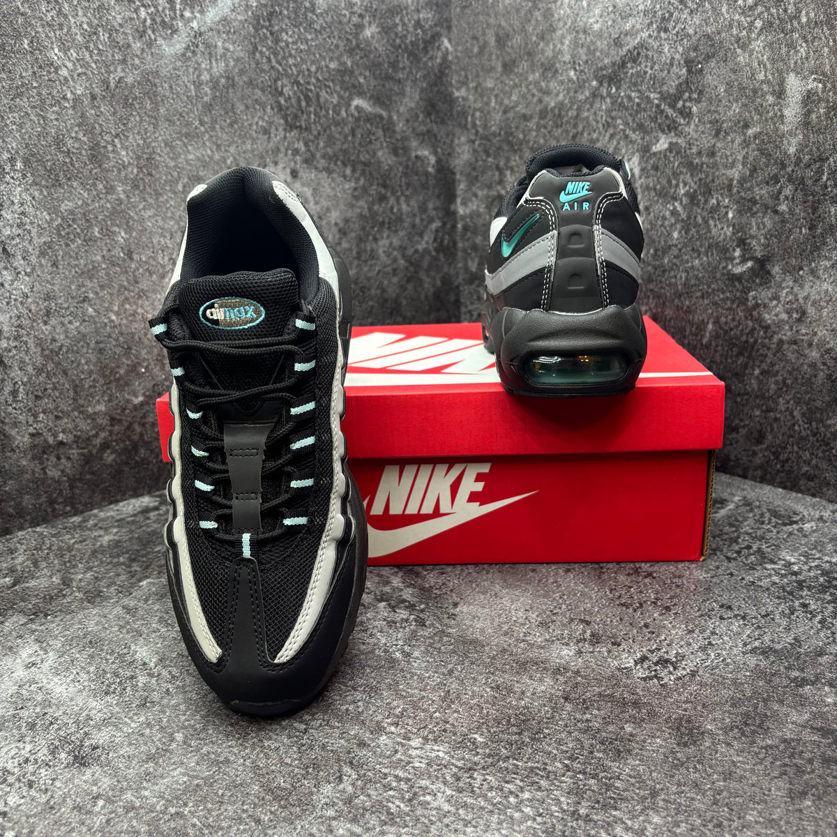 NIKE AIR MAX 95 BLACK & TOURQOISE