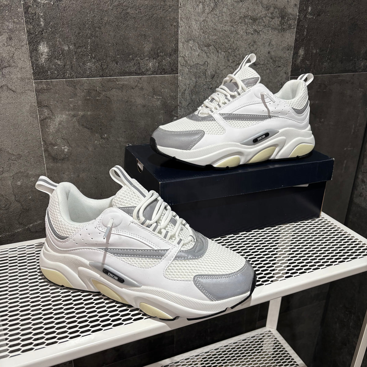 DIOR B22 WHITE⚪️