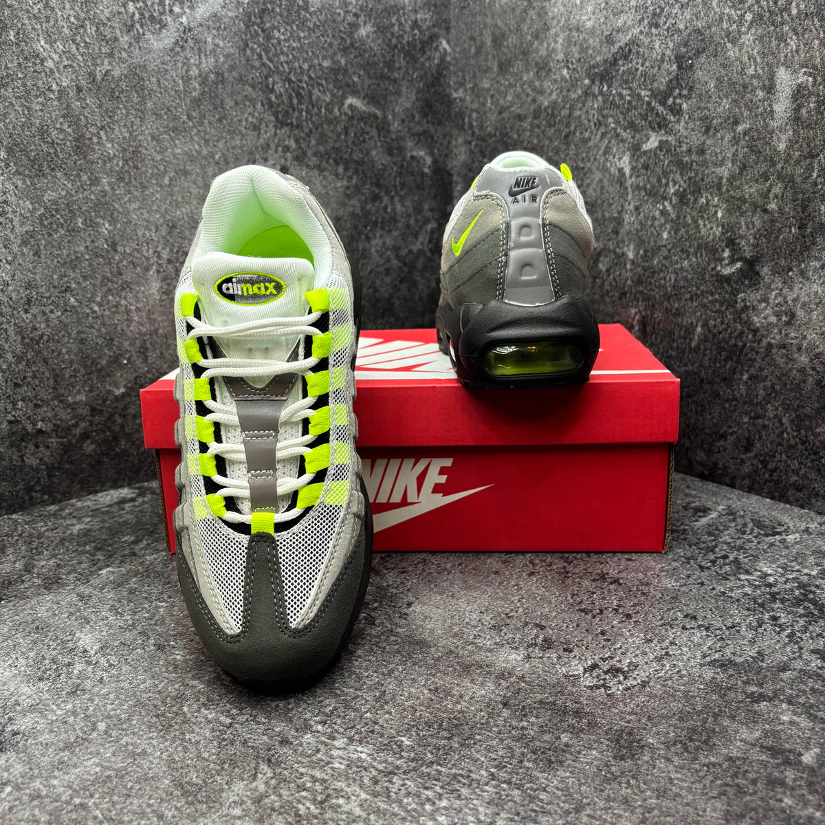 NIKE AIR MAX 95 WHITE & GREEN