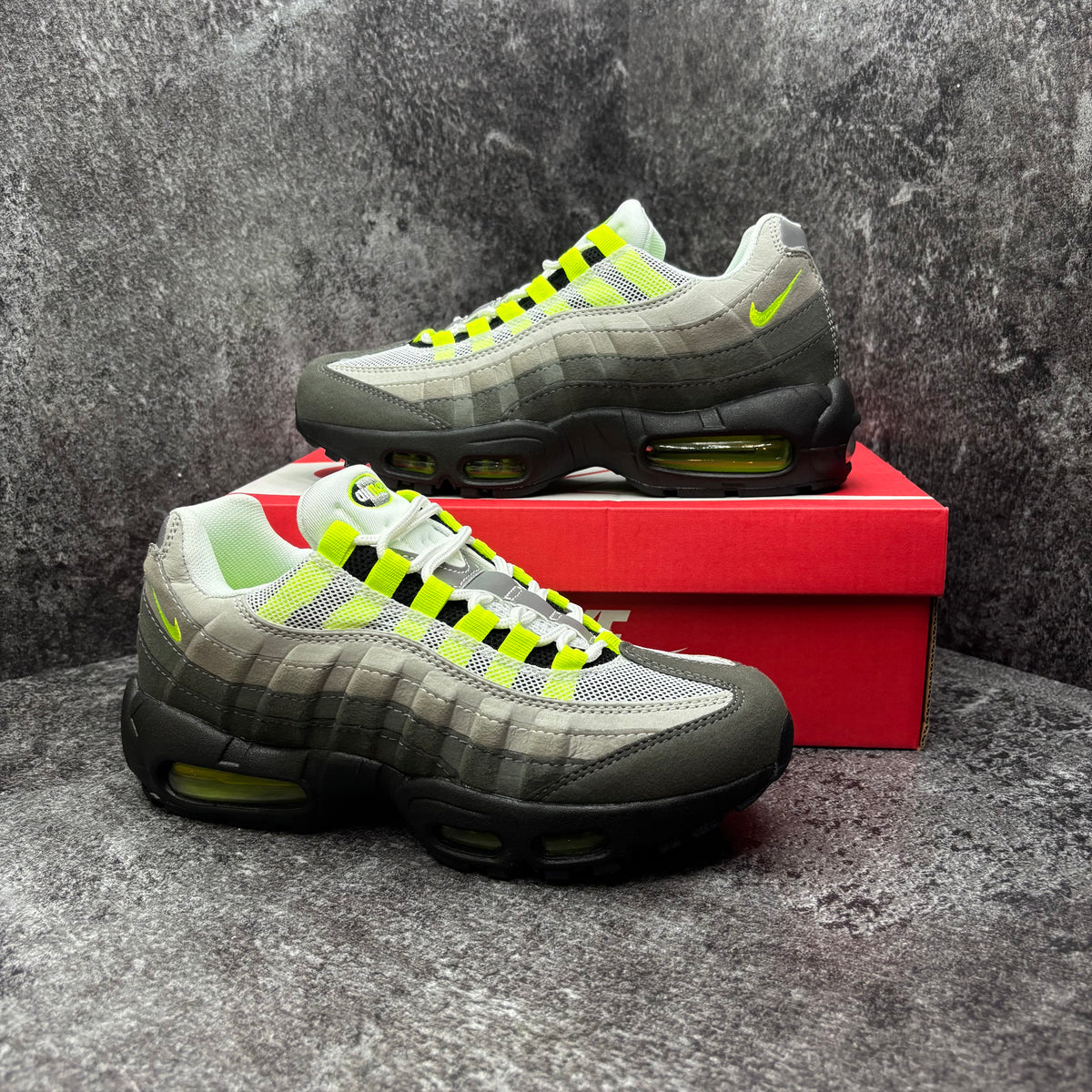 NIKE AIR MAX 95 WHITE & GREEN
