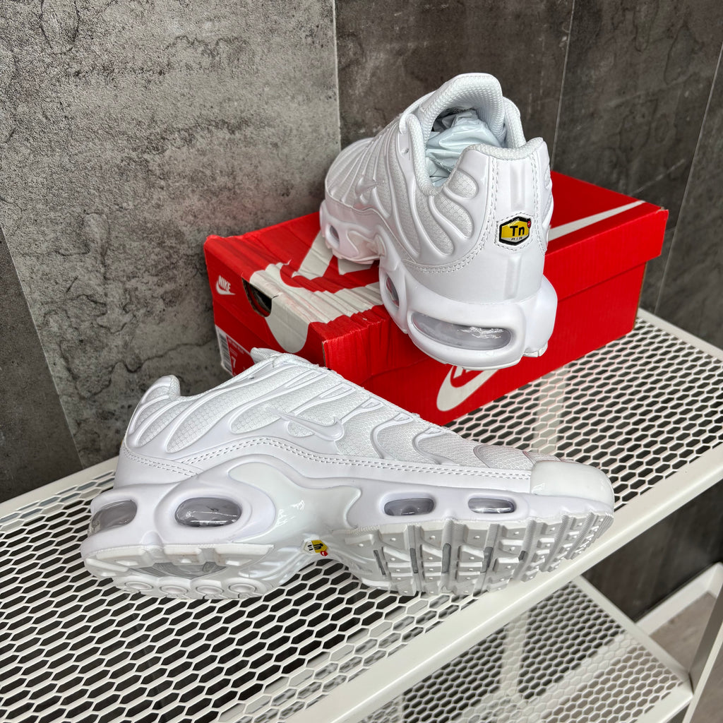 “NIKE TN ALL WHITE⚪️”