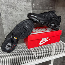 NIKE TN ALL BLACK