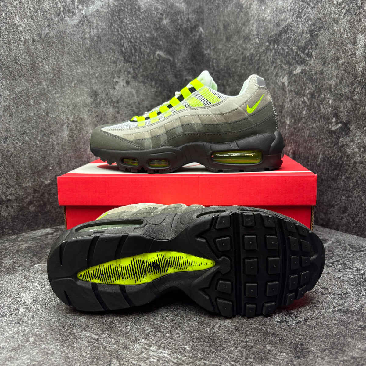 NIKE AIR MAX 95 WHITE & GREEN