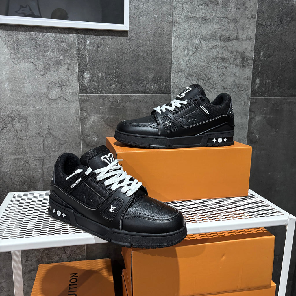 LV TRAINER BLACK
