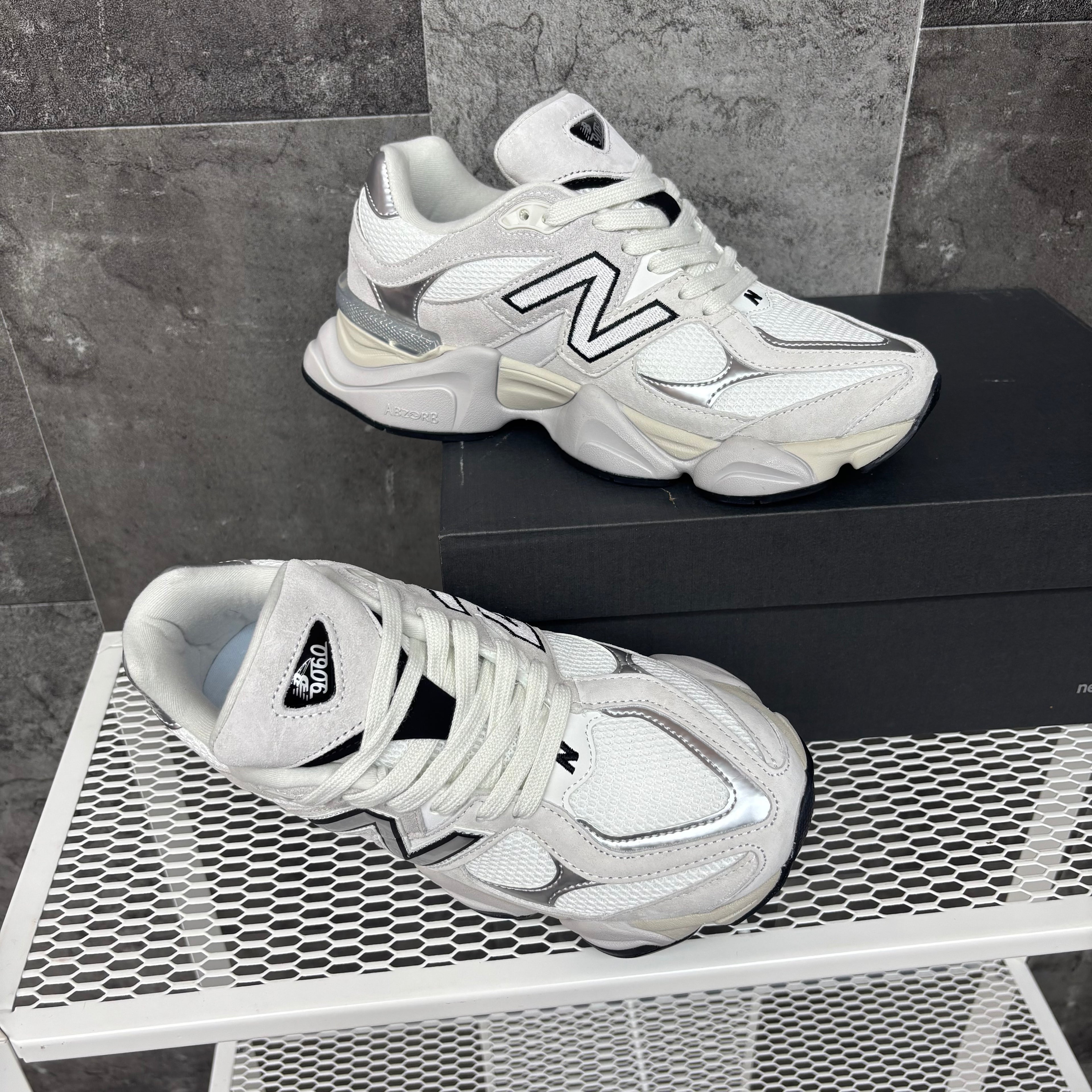 New Balance 9060
