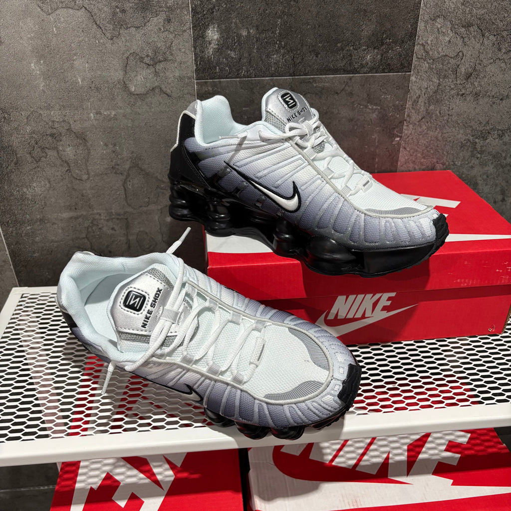 SHOX BLACK & WHITE