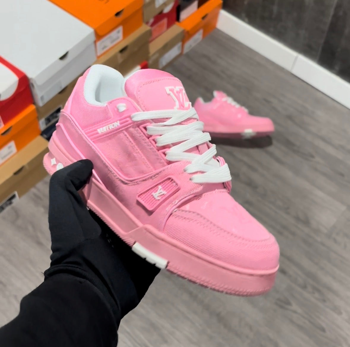 LV Trainer All Pink