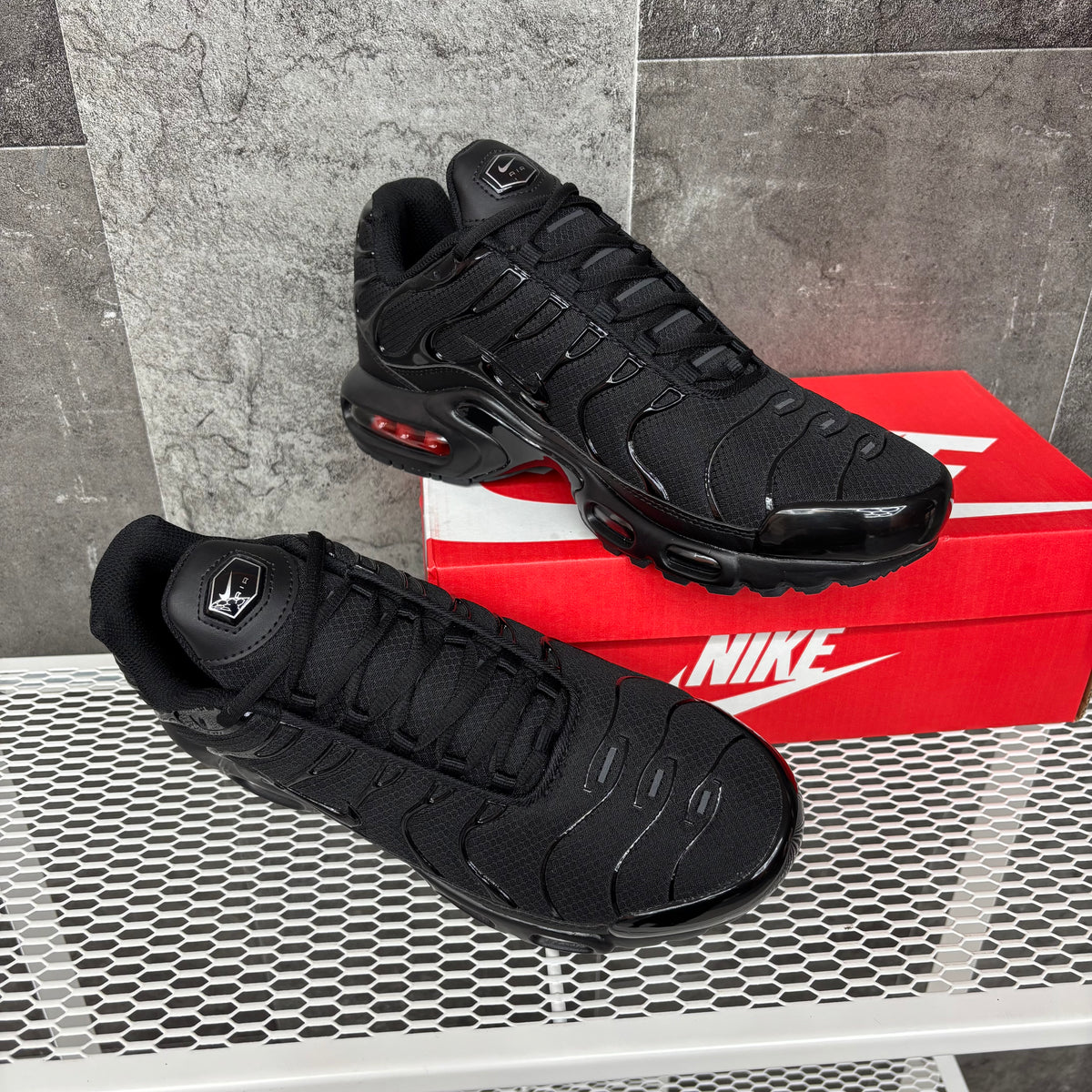 NIKE TN ALL BLACK