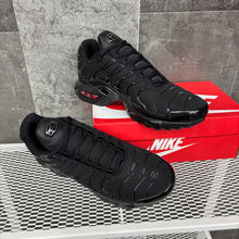 NIKE TN ALL BLACK