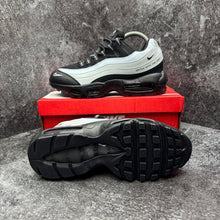 NIKE AIR MAX 95 BLACK & WHITE