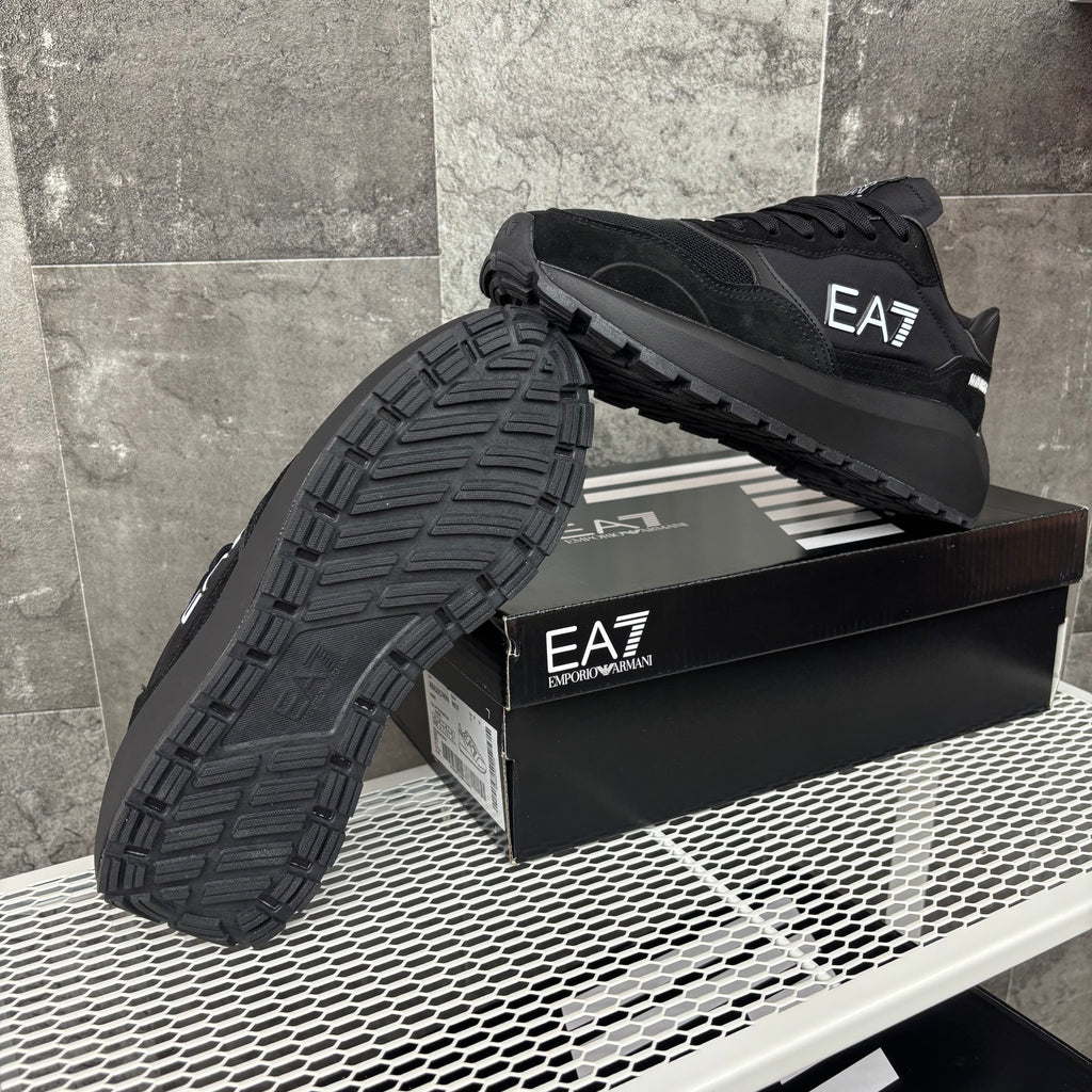 EA7 BLACK & WHITE