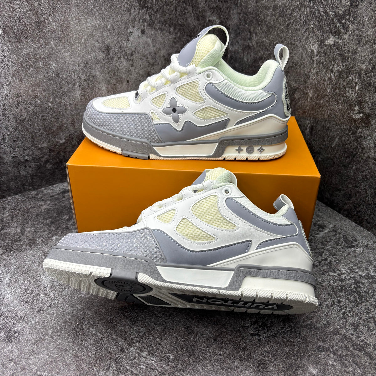 LOUIS VUITTON SKATE GREY & WHITE