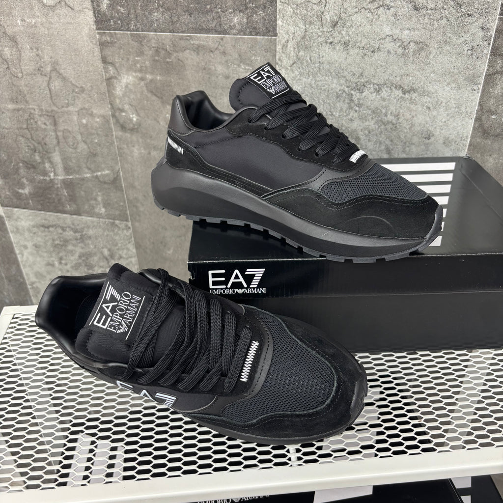 EA7 BLACK & WHITE