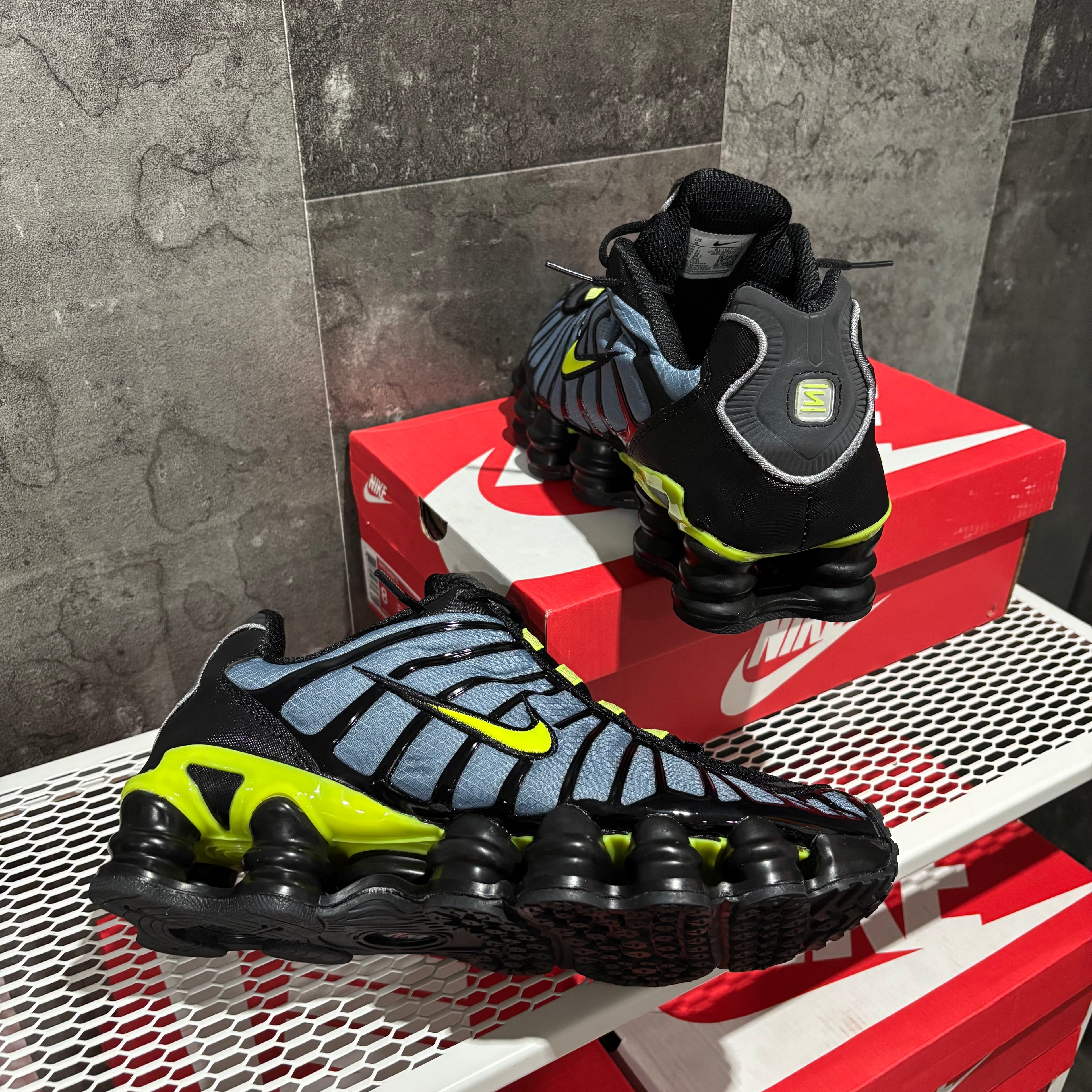 SHOX BLACK & GREEN