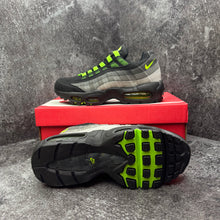 NIKE AIR MAX 95 BLACK & GREEN