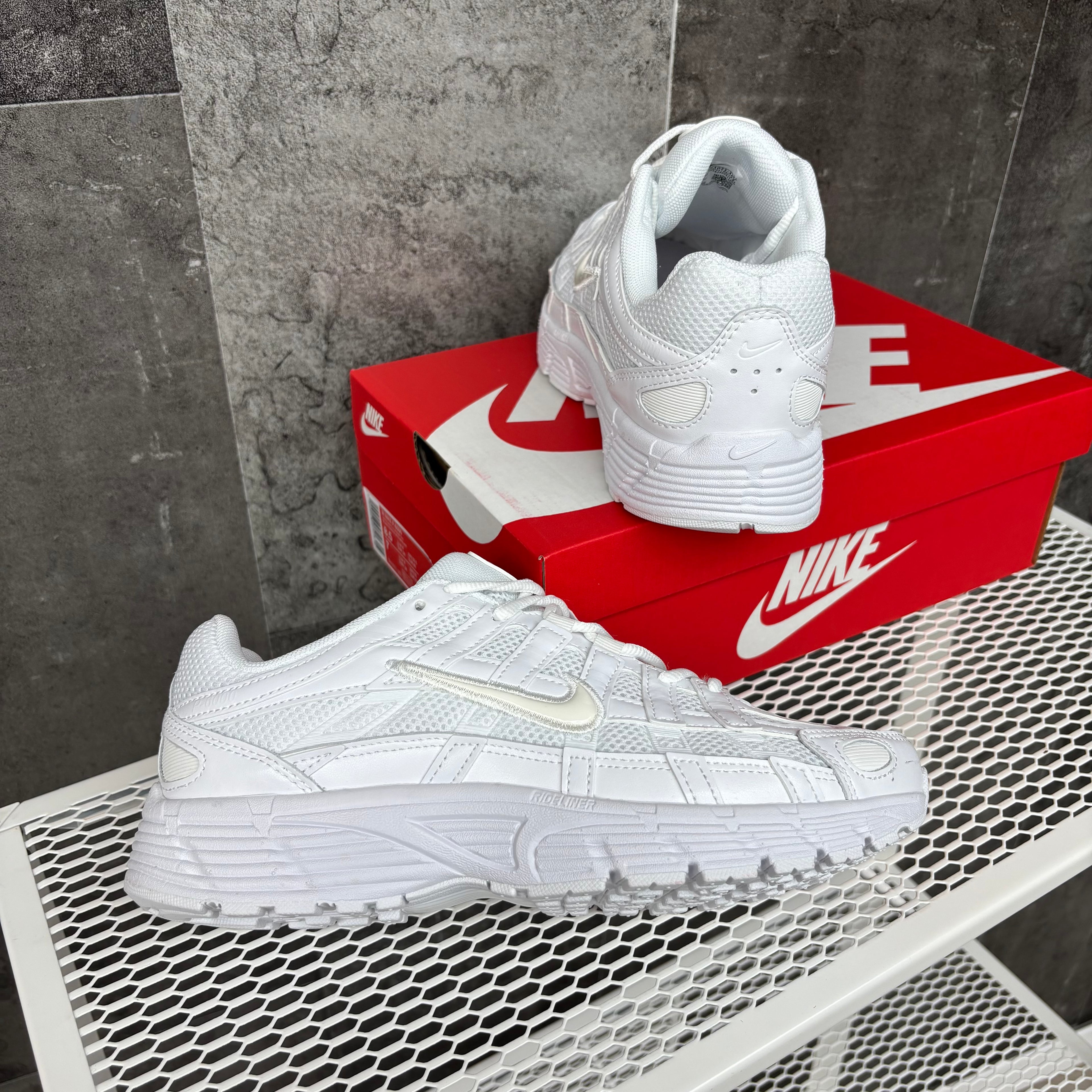 P-6000 WHITE