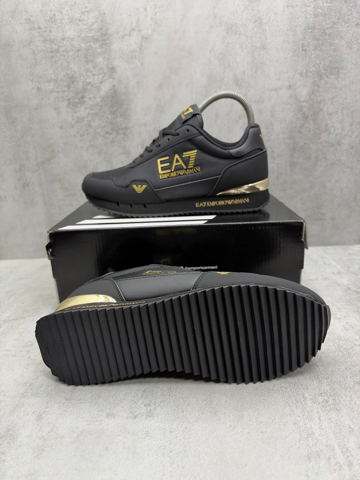 EA7 BLACK & GOLD