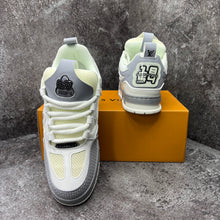 LOUIS VUITTON SKATE GREY & WHITE