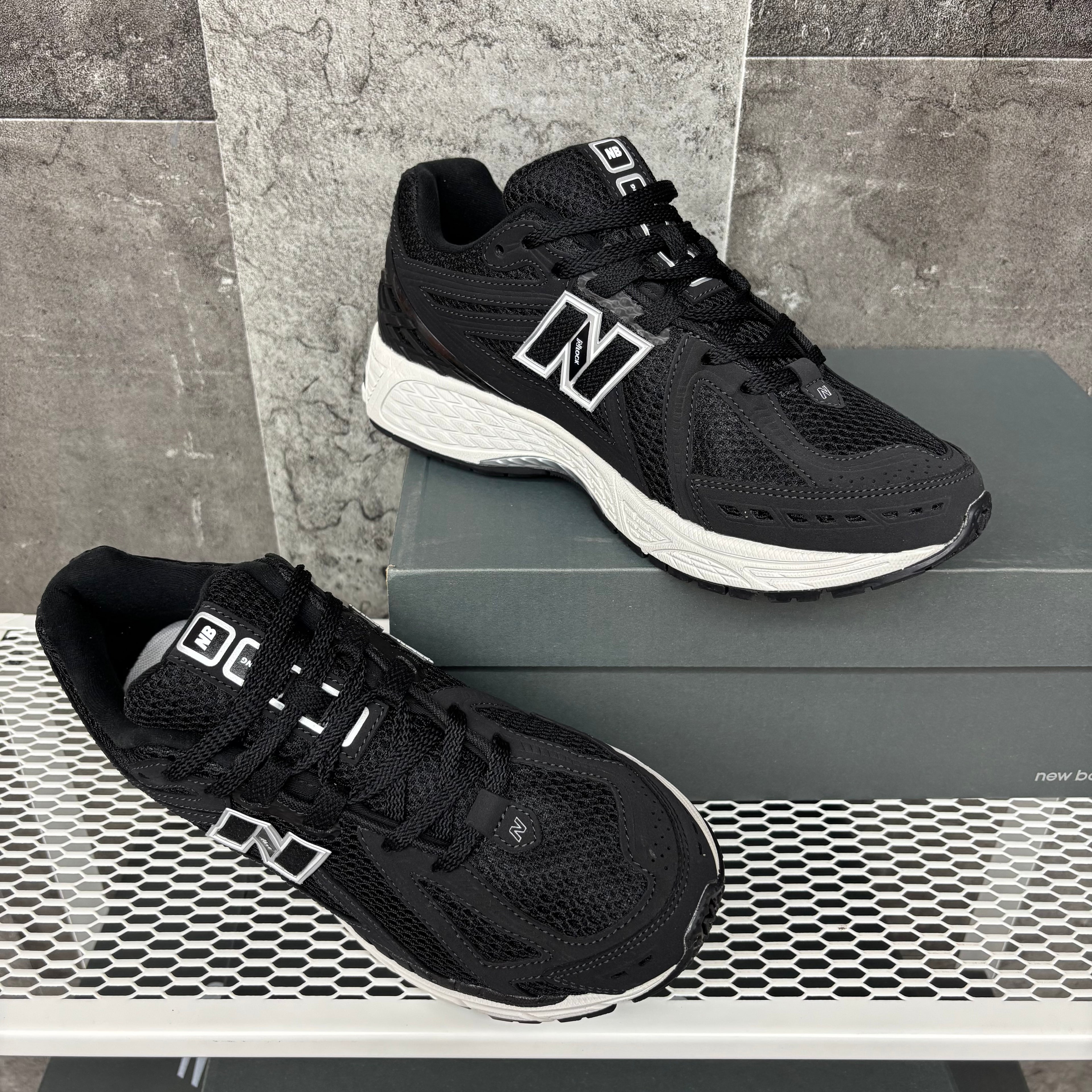 New Balance 1906R