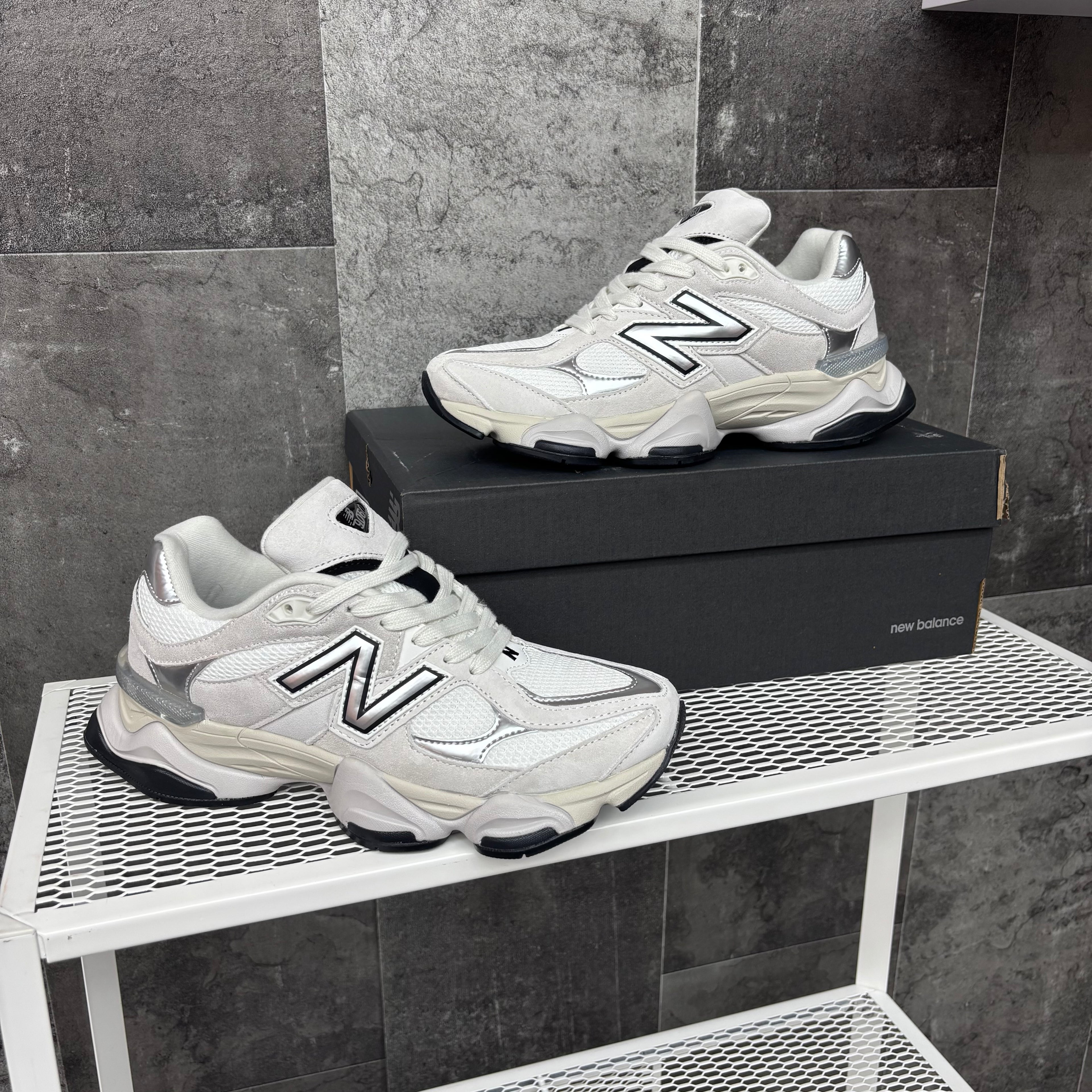 New Balance 9060