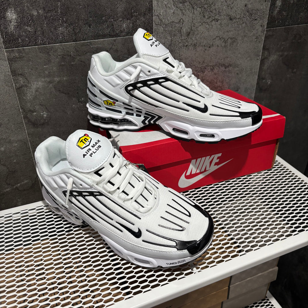 NIKE TUNED WHITE & BLACK