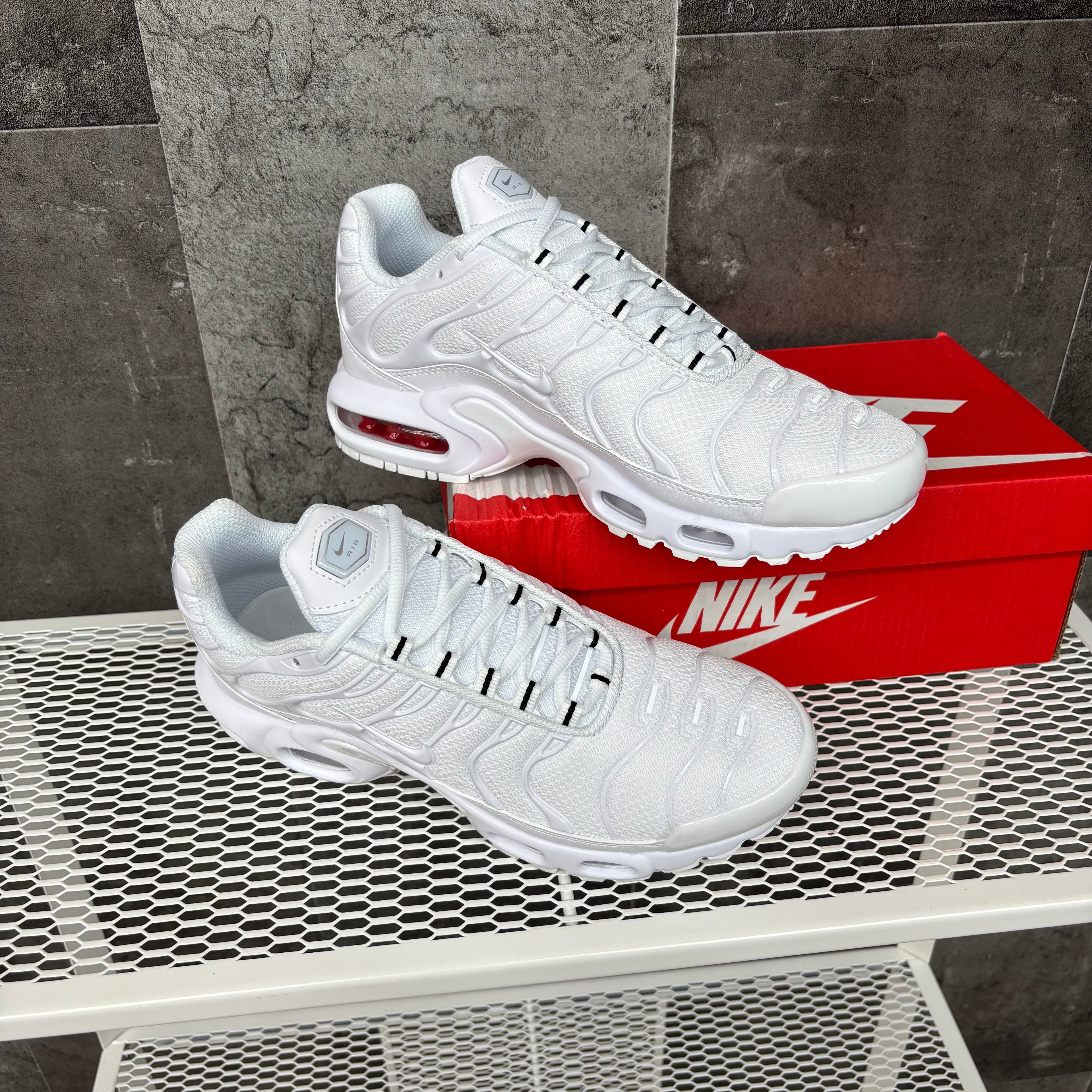 “NIKE TN ALL WHITE⚪️”