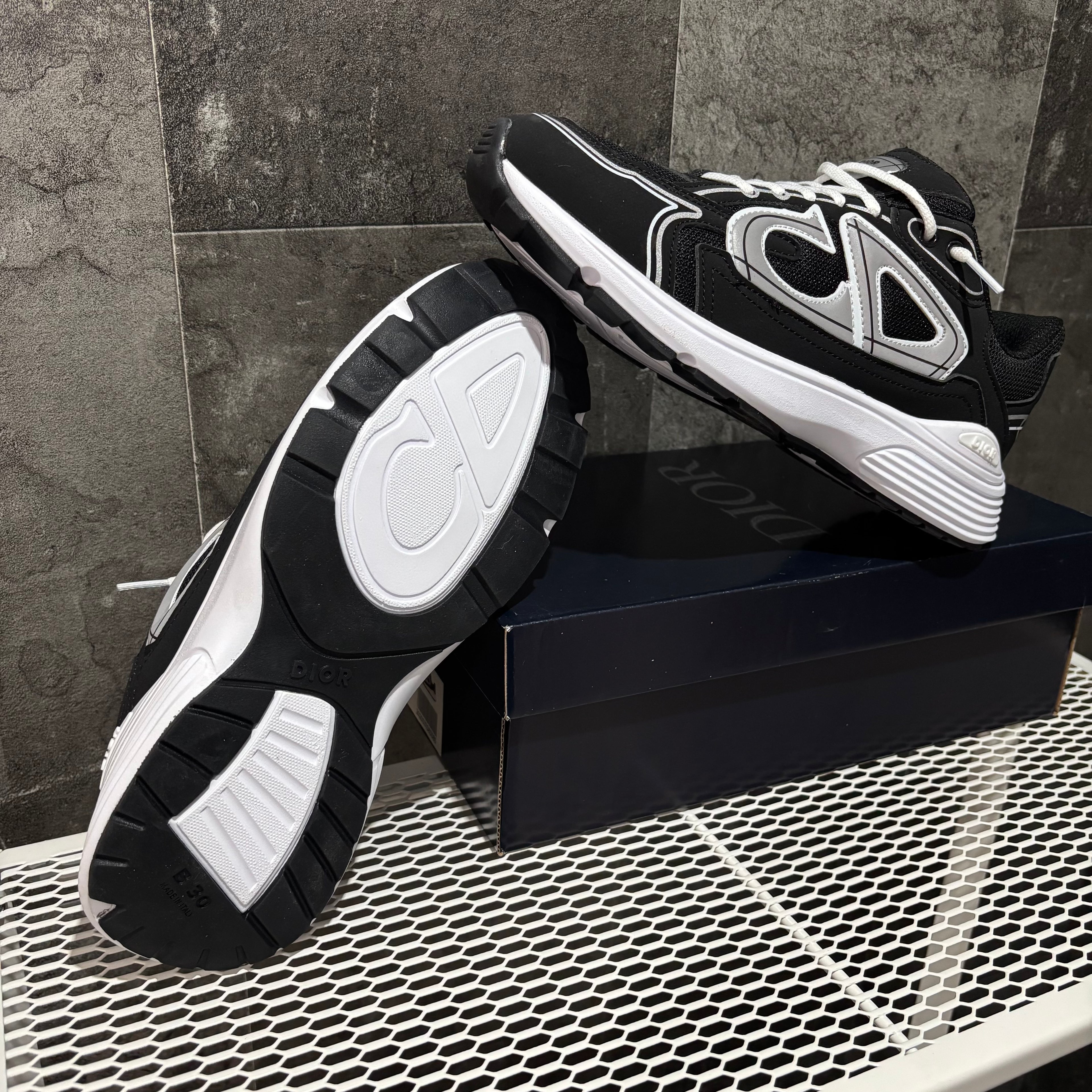 DIOR B30 BLACK&WHITE⚫️⚪️