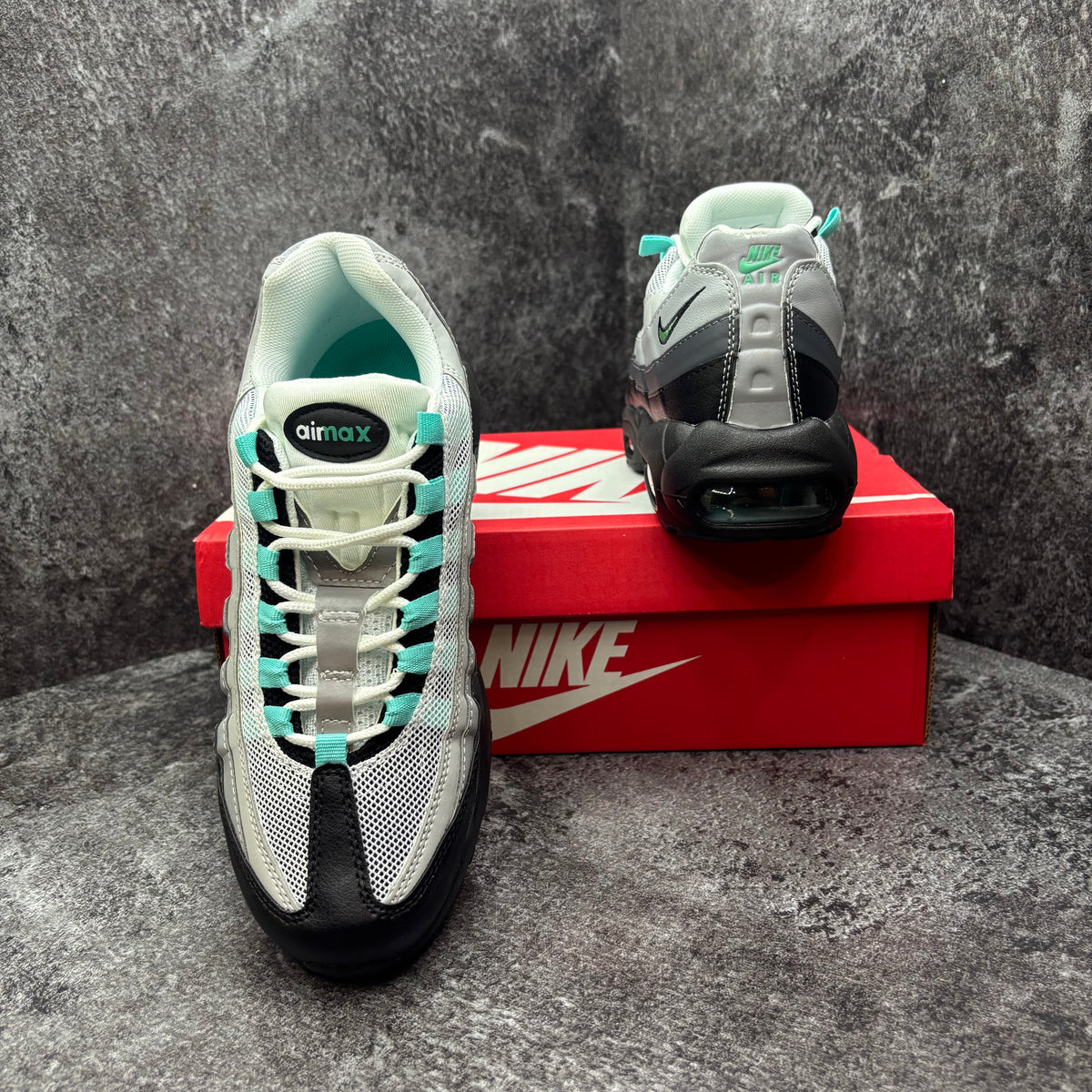 NIKE AIR MAX 95 WHITE & TOURQOISE