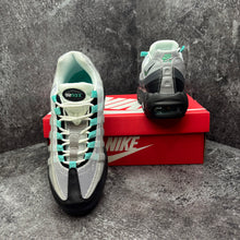 NIKE AIR MAX 95 WHITE & TOURQOISE