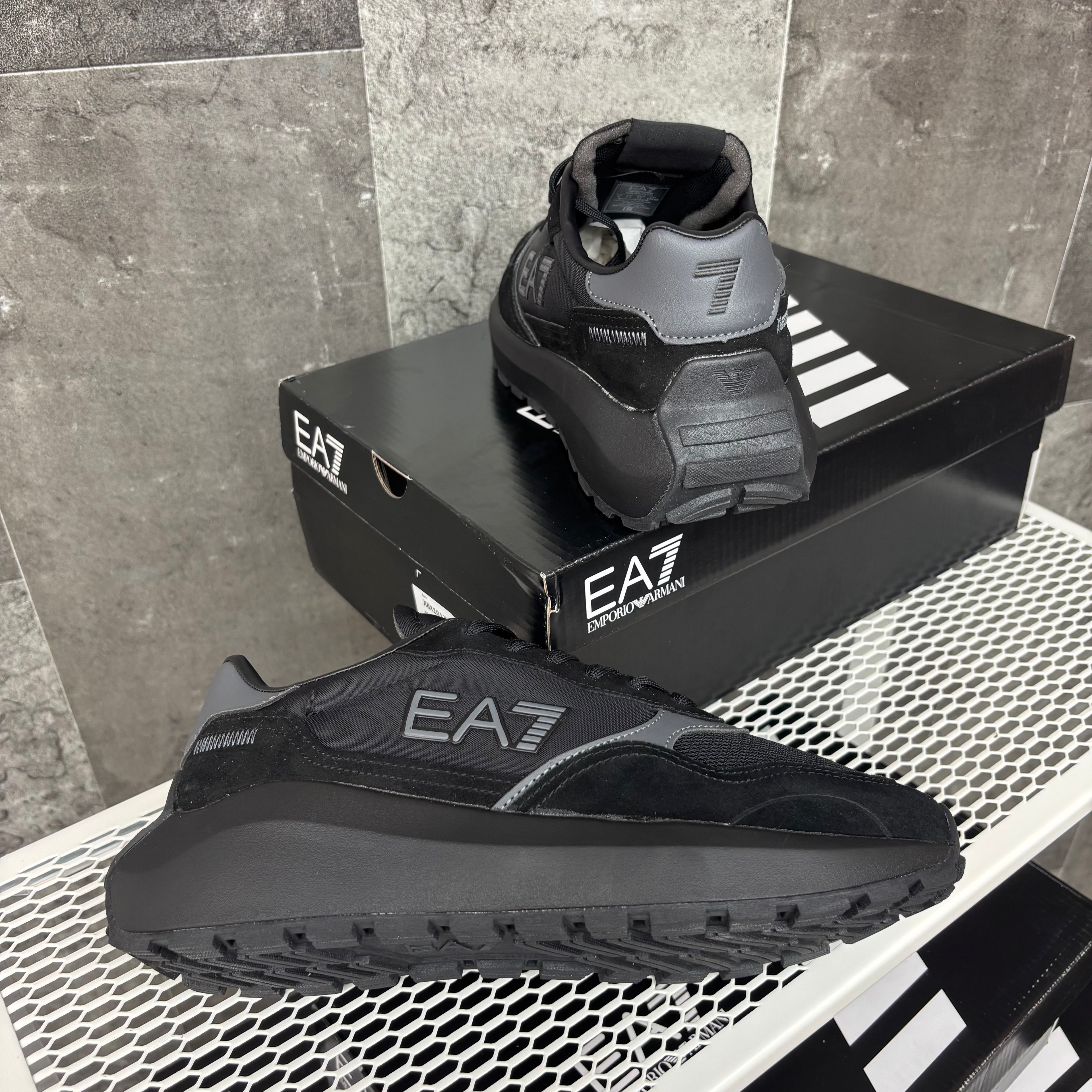 EA7 BLACK