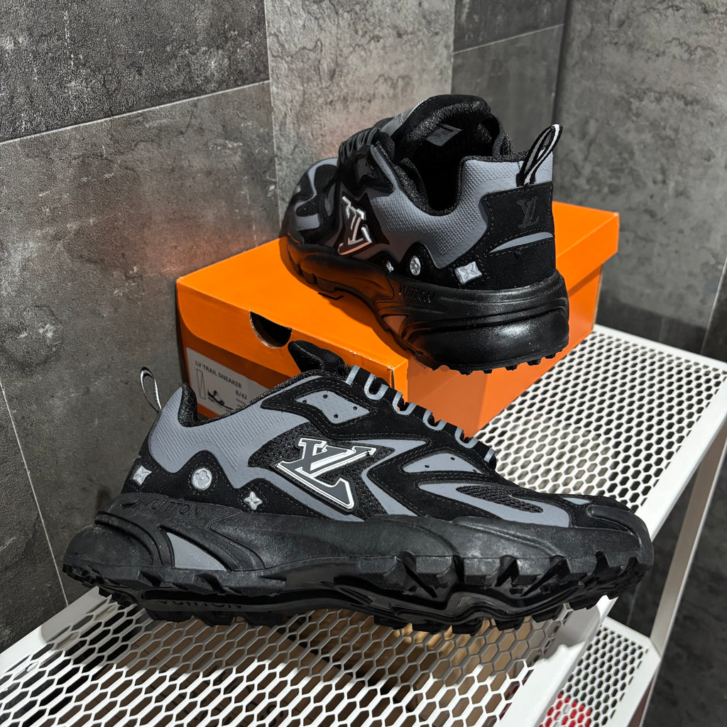 LV TATIC TRIPLE BLACK