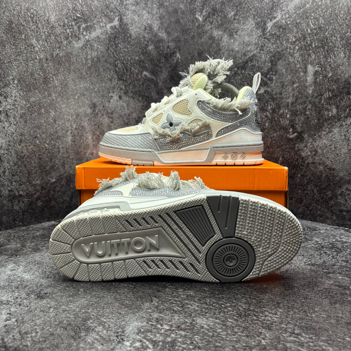 LOUIS VUITTON SKATE SWAROVSKI GREY