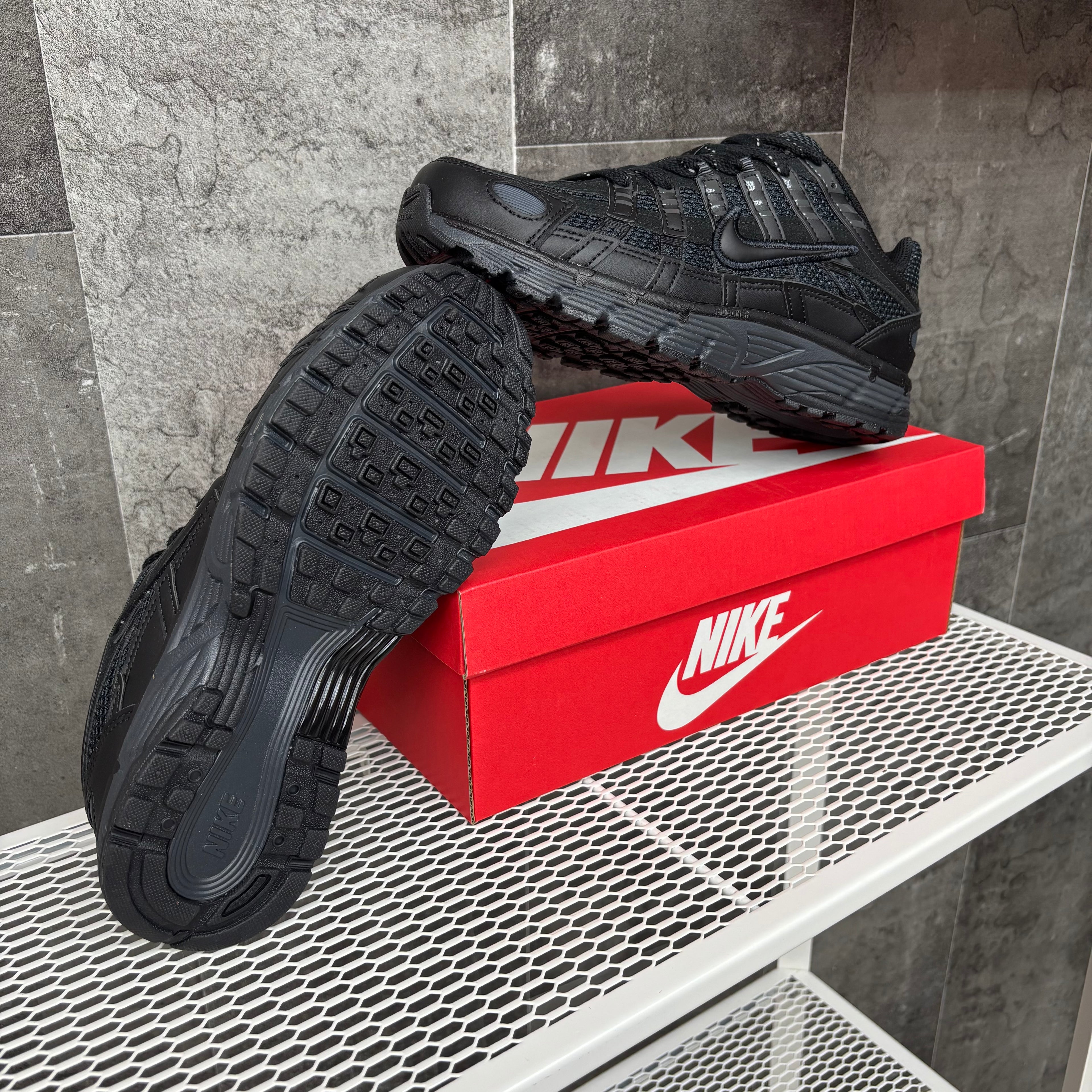 P-6000 BLACK