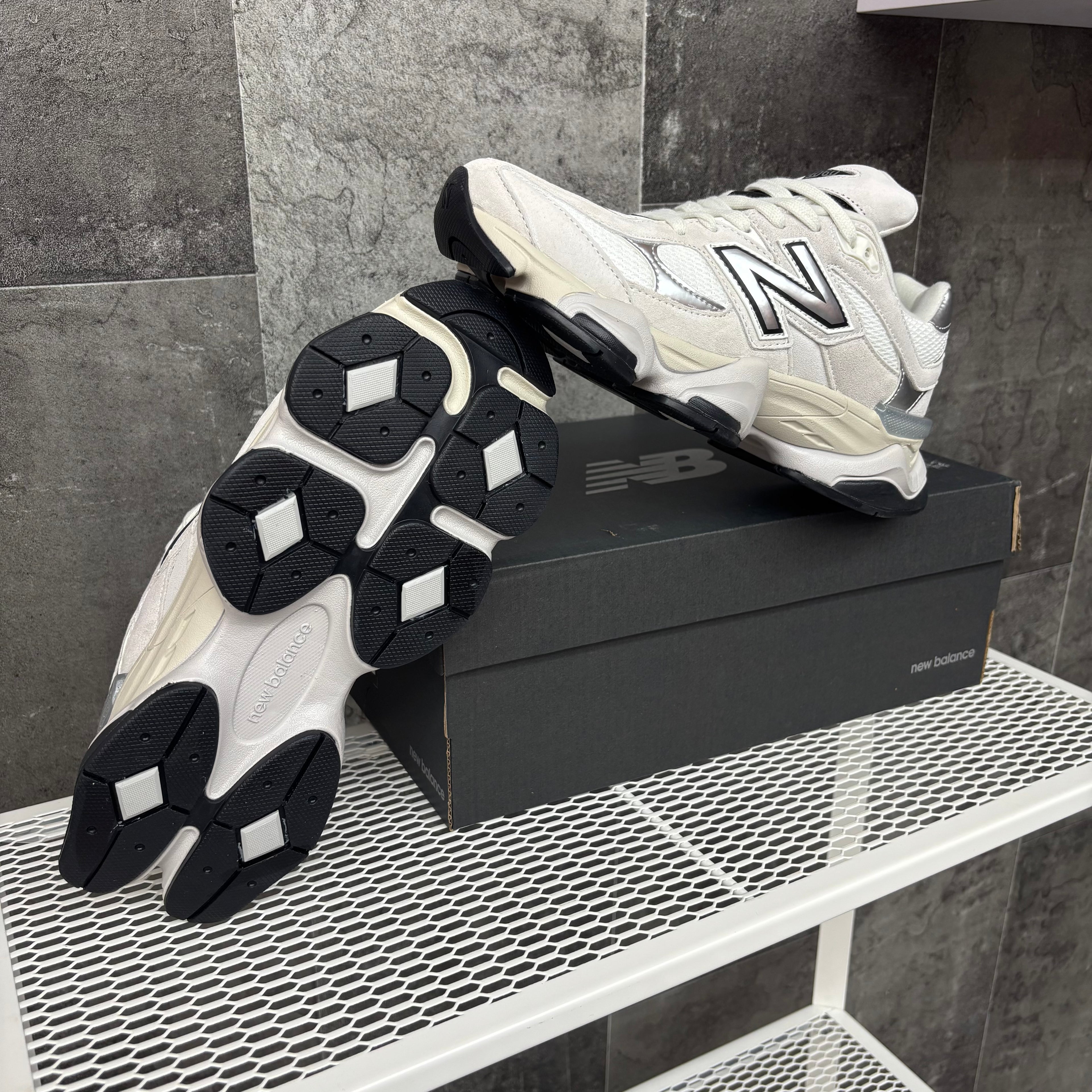 New Balance 9060