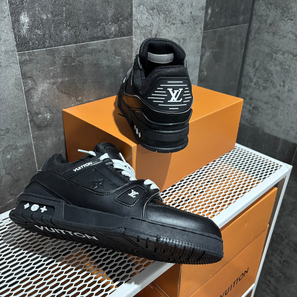 LV TRAINER BLACK
