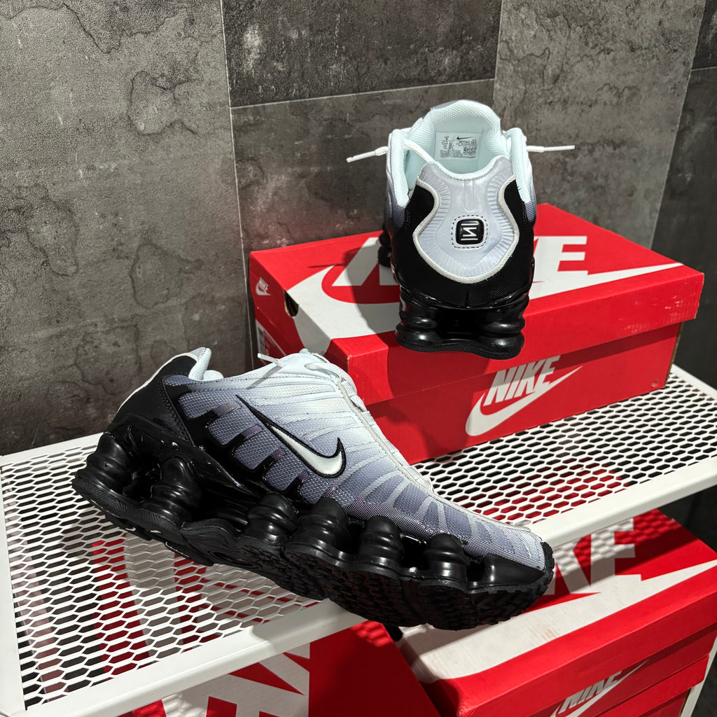 SHOX BLACK & WHITE