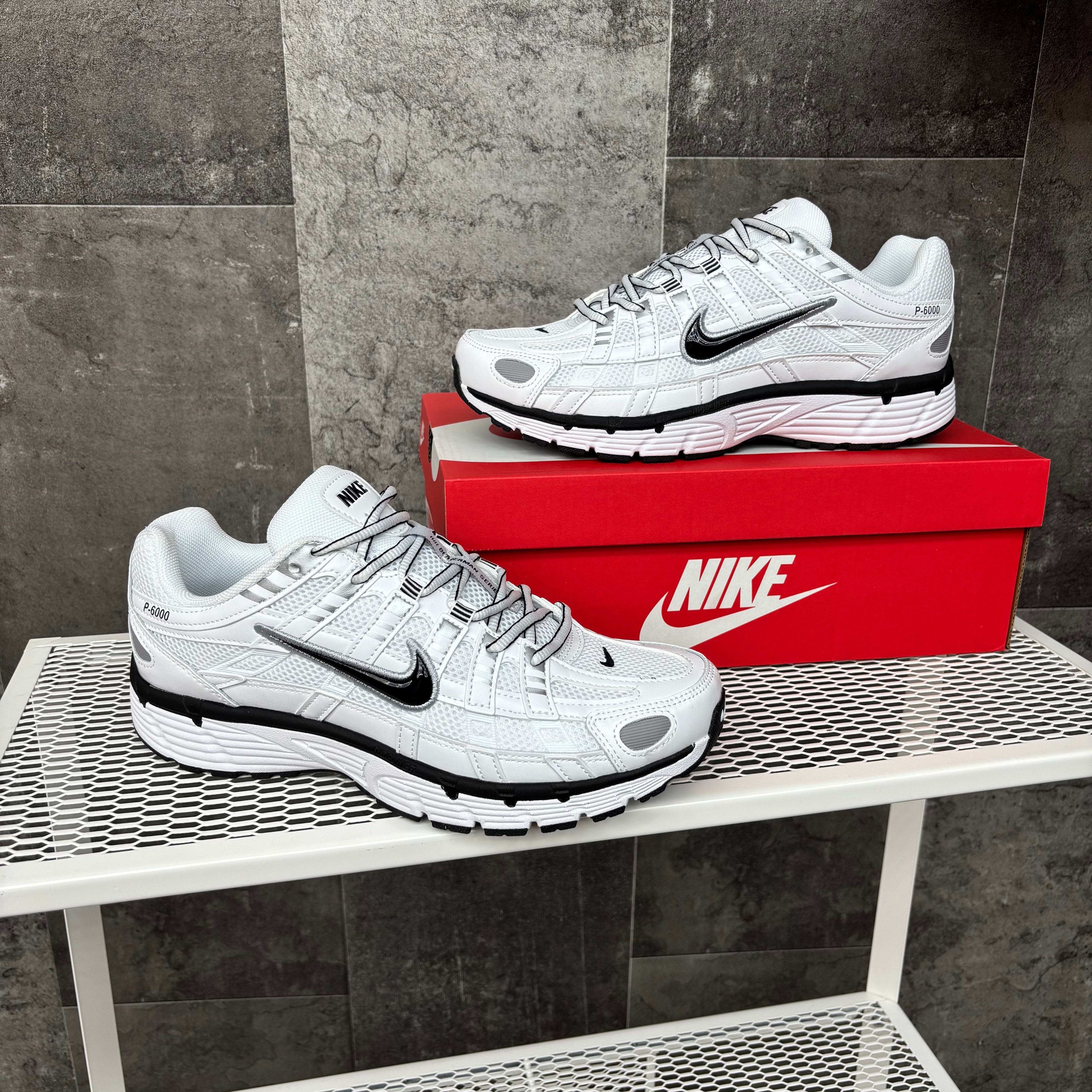 P-6000 WHITE & BLACK