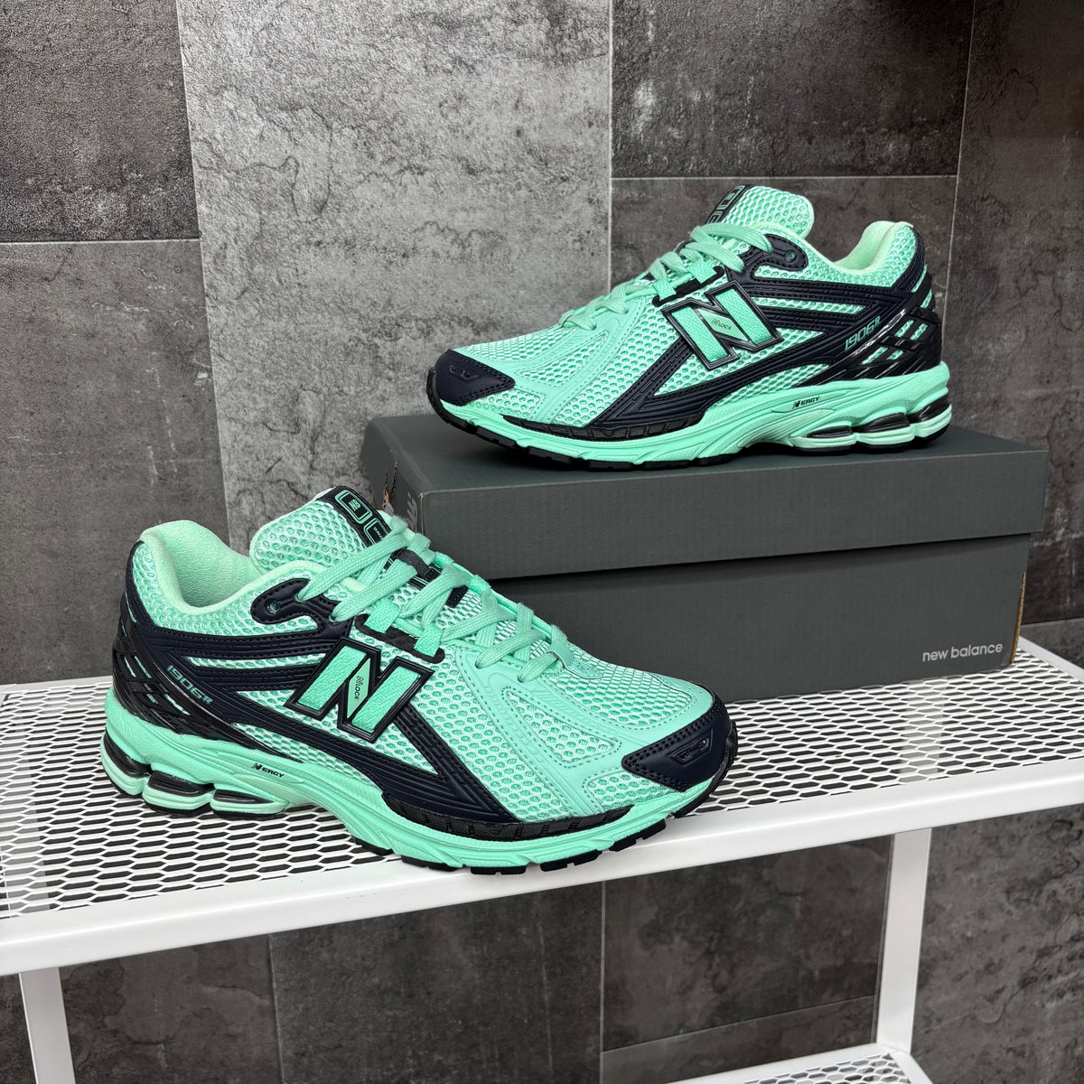 New Balance 1906R