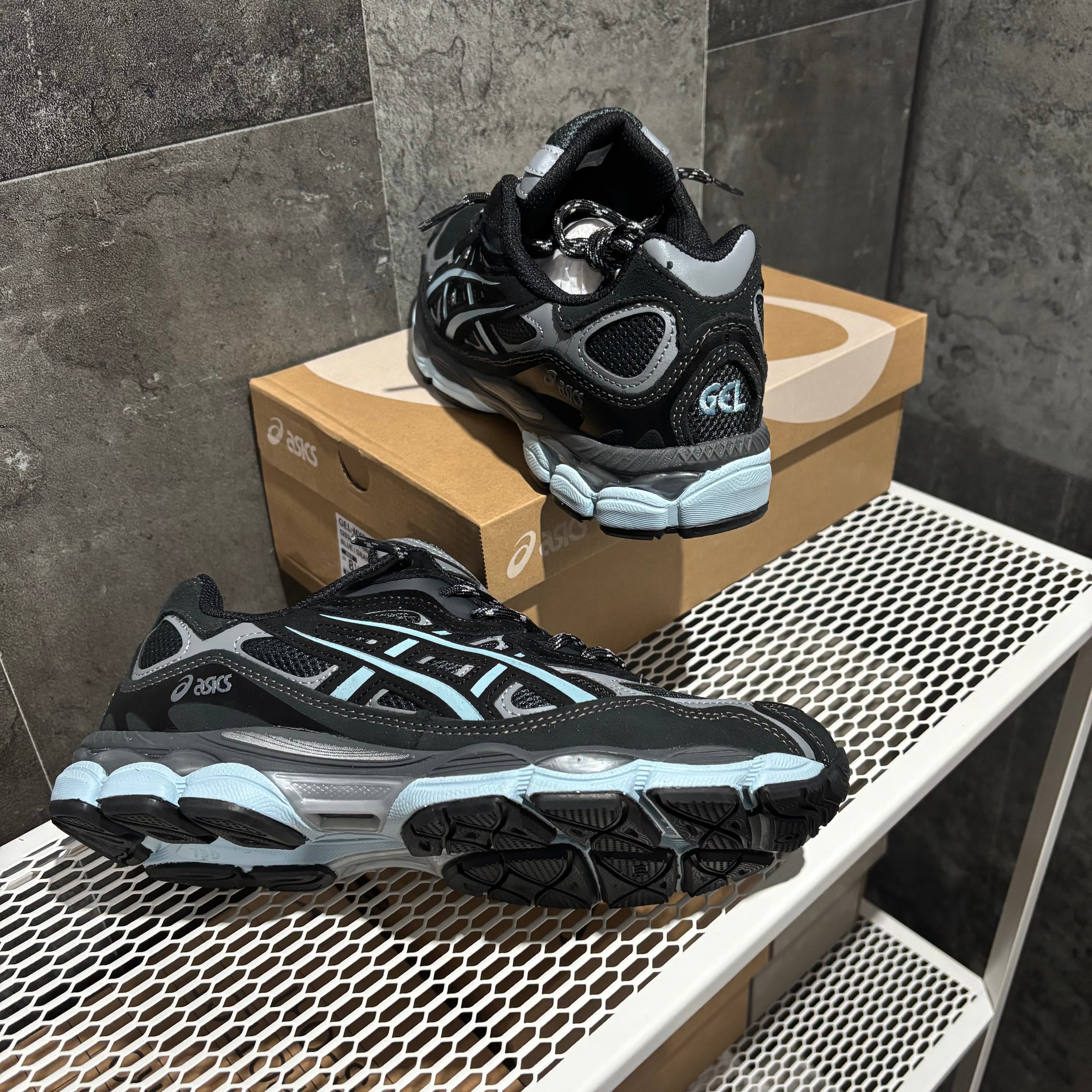 ASICS QUANTUM GEL BLUE & BLACK