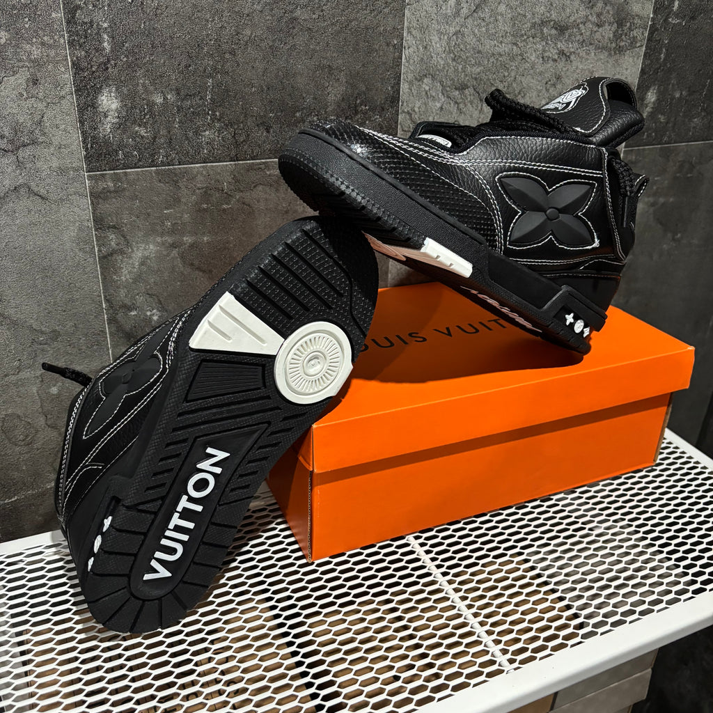 LV SKATE TRIPLE BLACK 1854 EDICIÓN LIMITADA