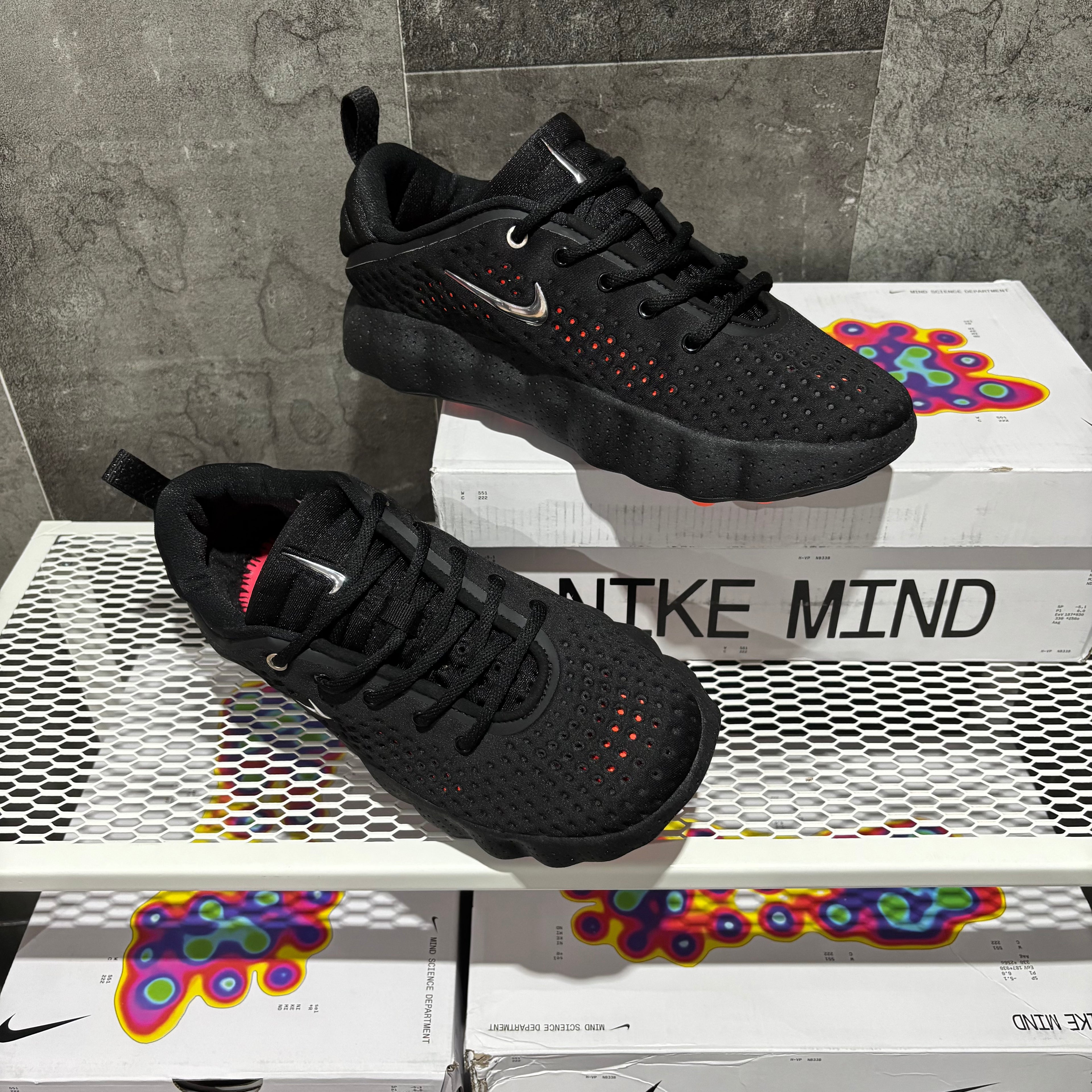 NIKE MIND 002 BLACK