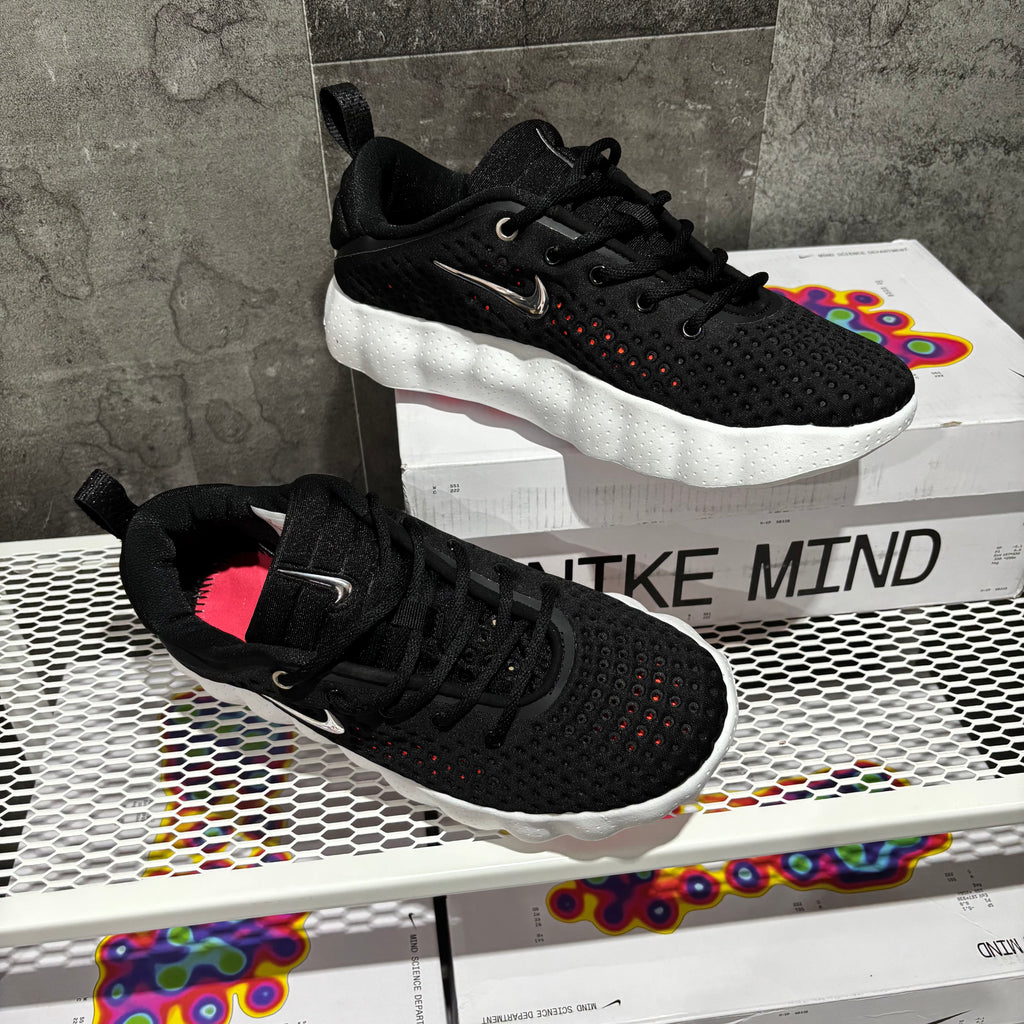 NIKE MIND 002 BLACK & WHITE