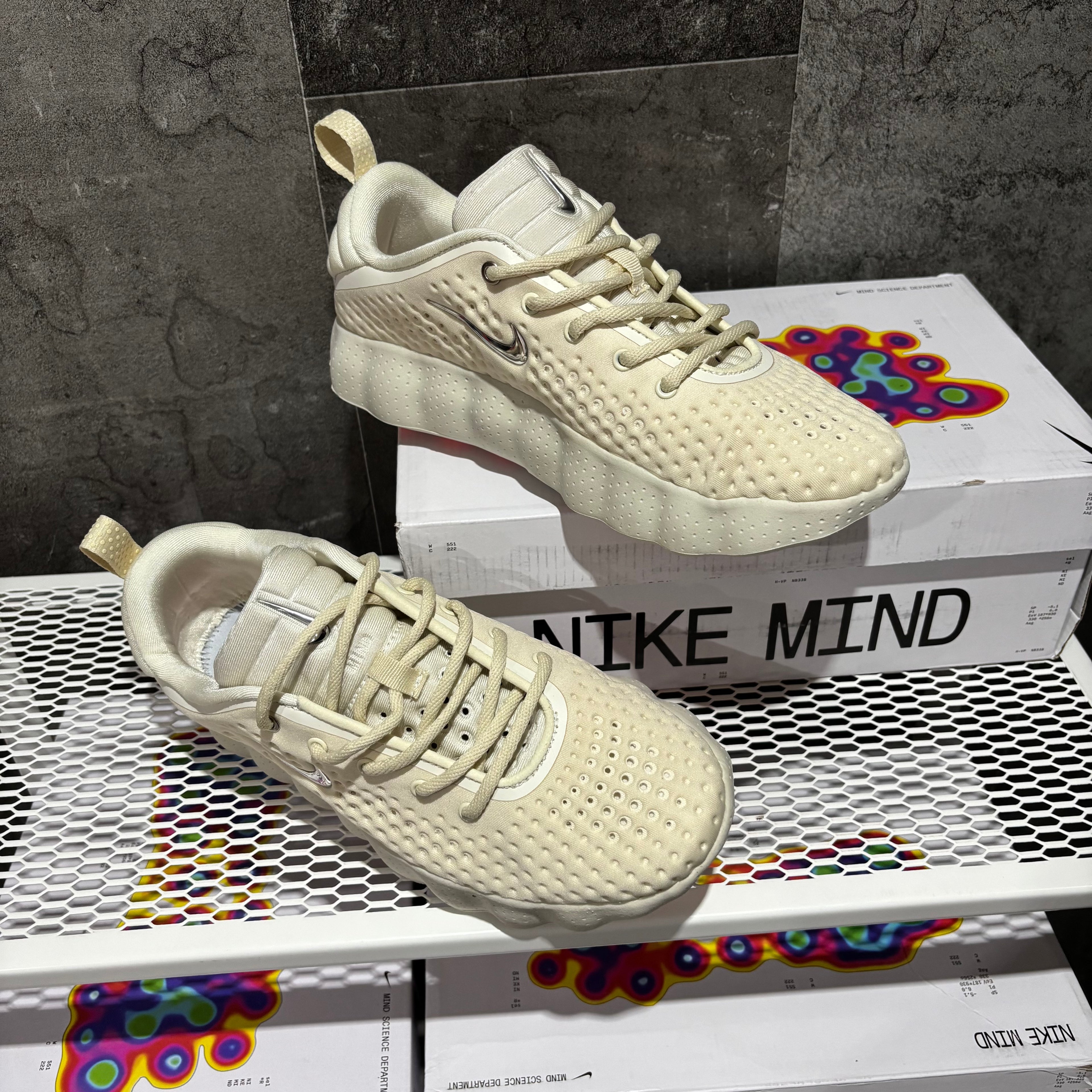 NIKE MIND 002 BEIGE