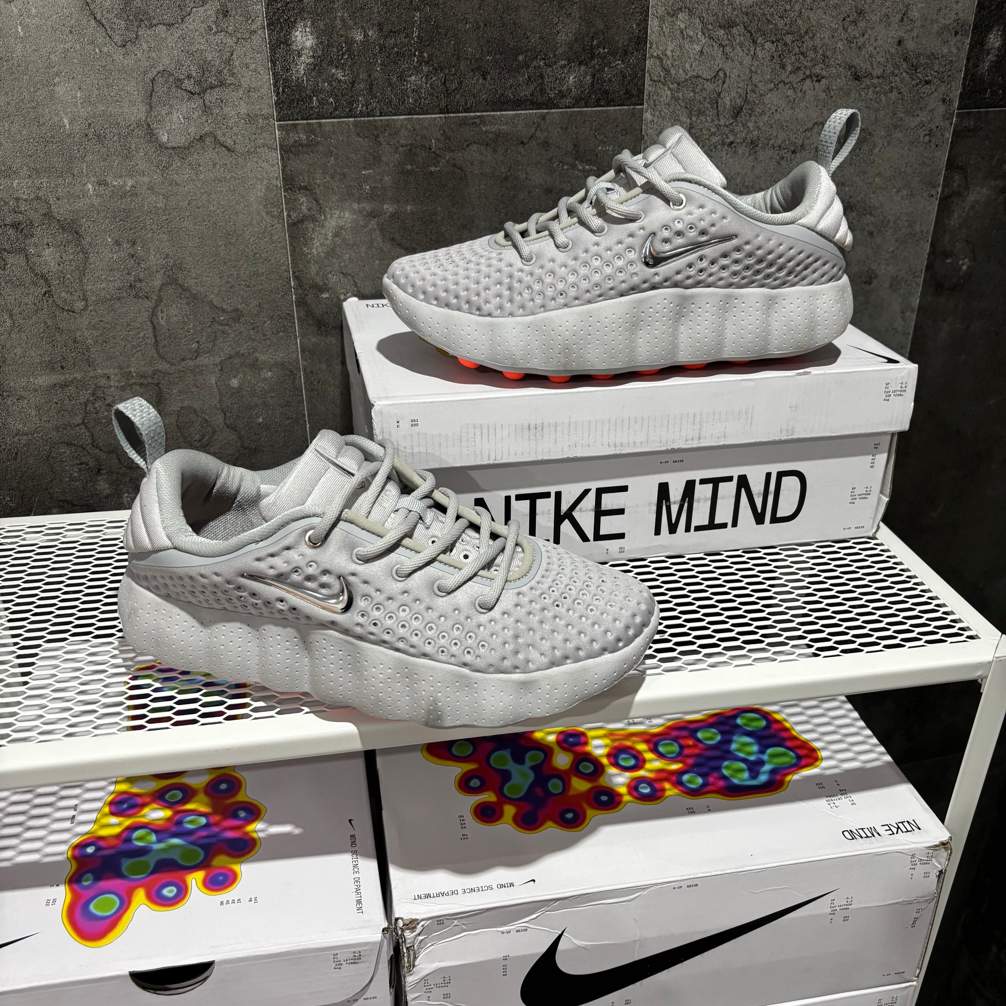 NIKE MIND 002 GREY
