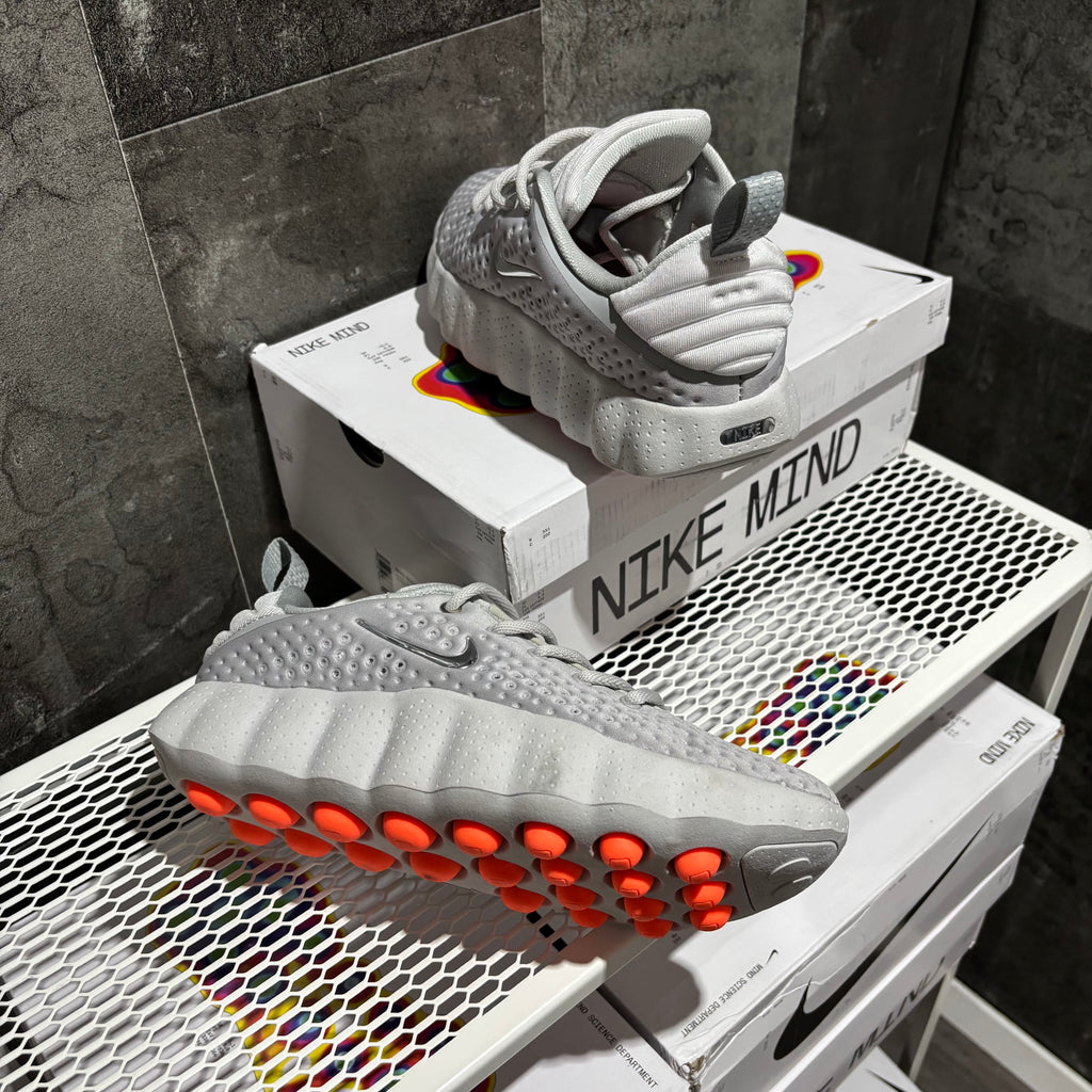 NIKE MIND 002 GREY