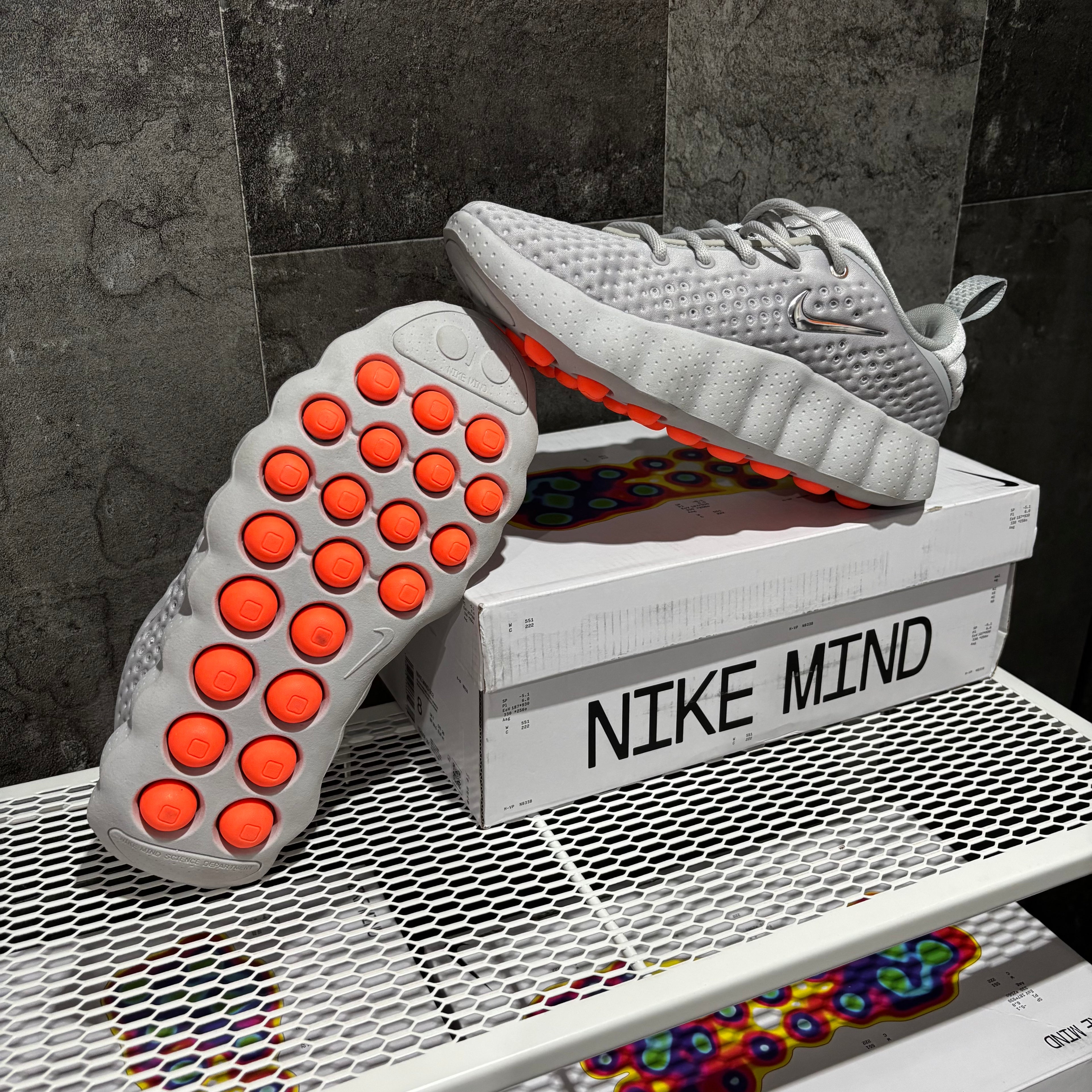 NIKE MIND 002 GREY