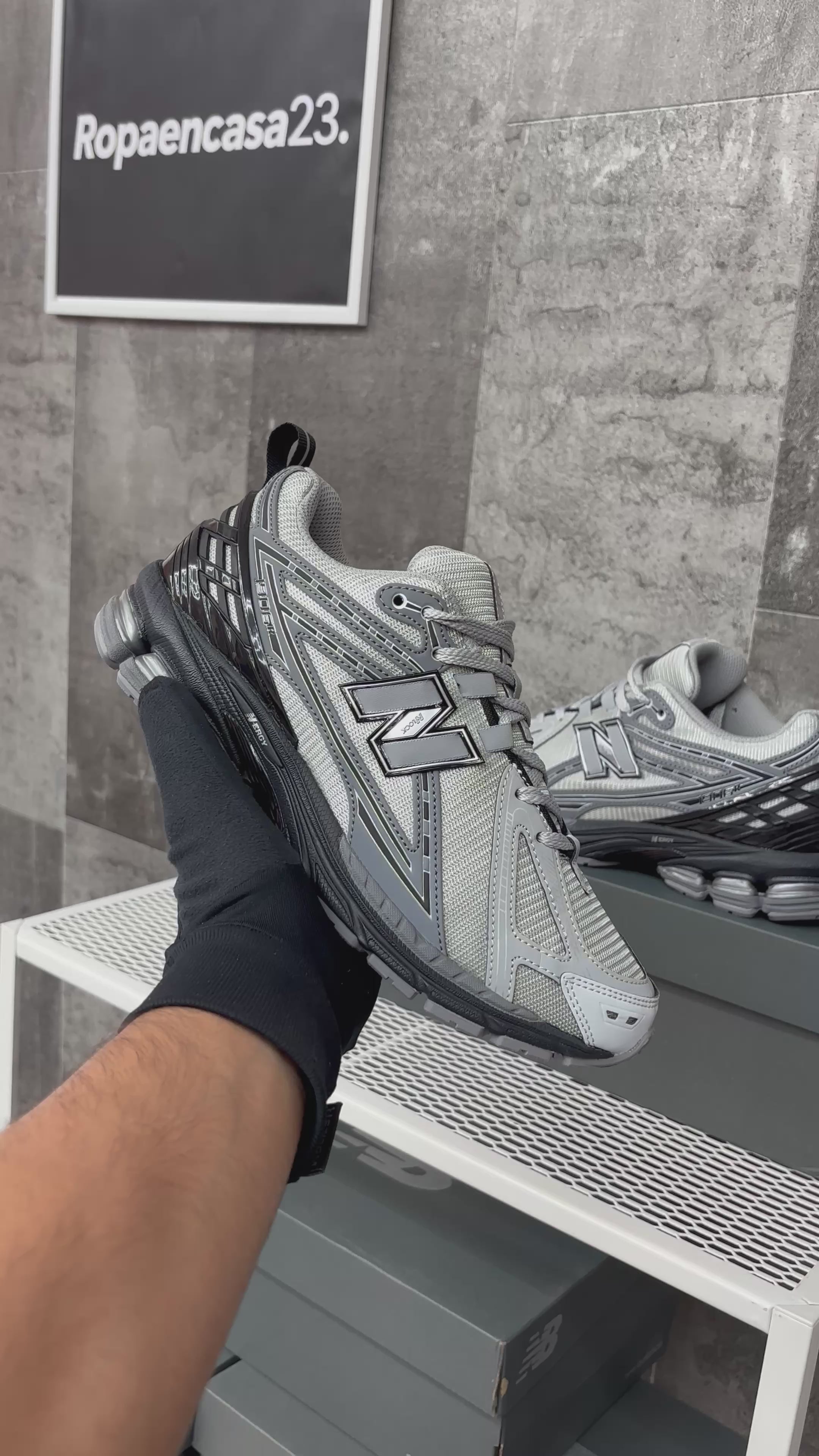 New Balance 1906R