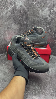 NIKE AIR MAX 95 GREY & ORANGE