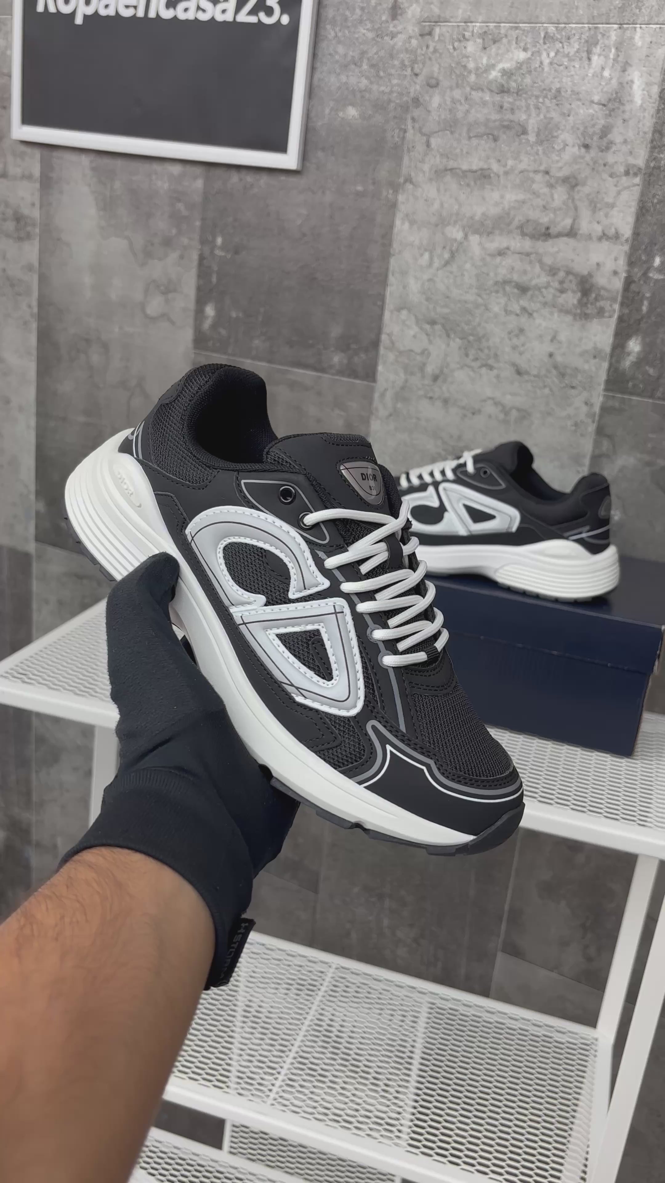 DIOR B30 BLACK & WHITE
